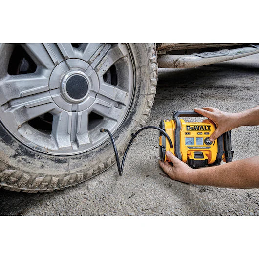 Dewalt 20V MAX* Corded/Cordless Air Inflator (DCC020IB)